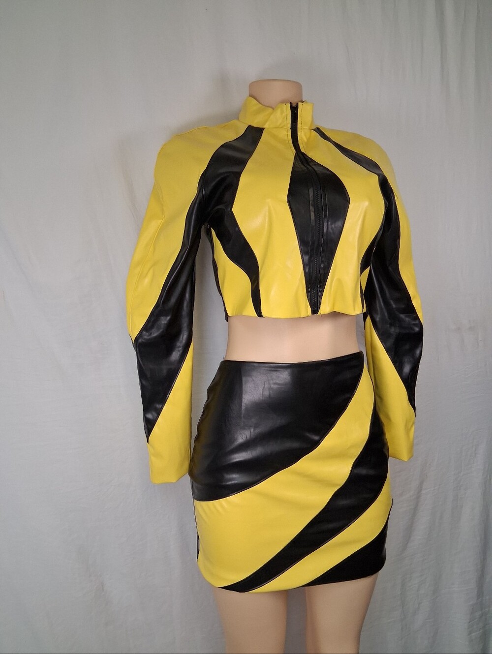 Fashion Nova Yellow & Black Colorblock Mini Skirt - Picture 5 of 17